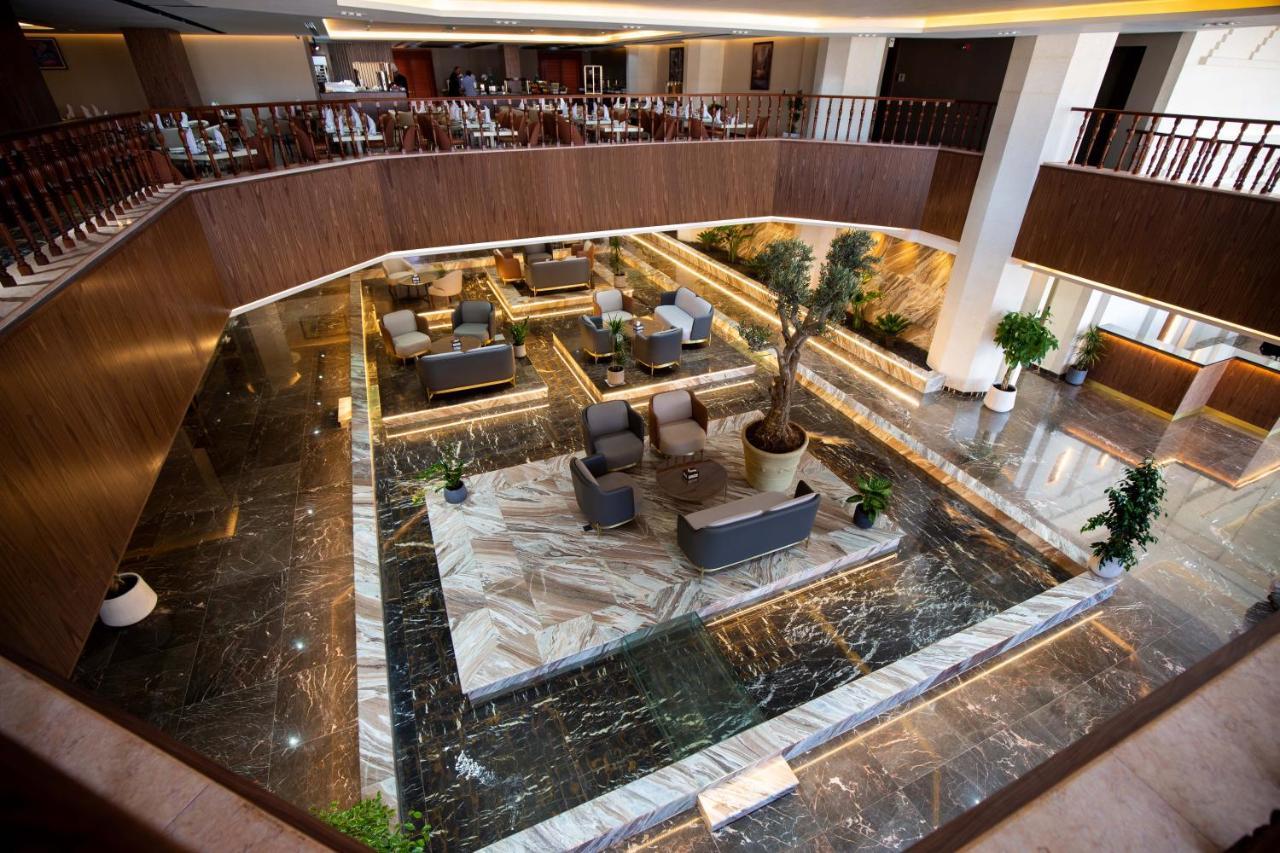 Petra Moon Luxury Hotel Wadi Musa Exterior photo Lobby