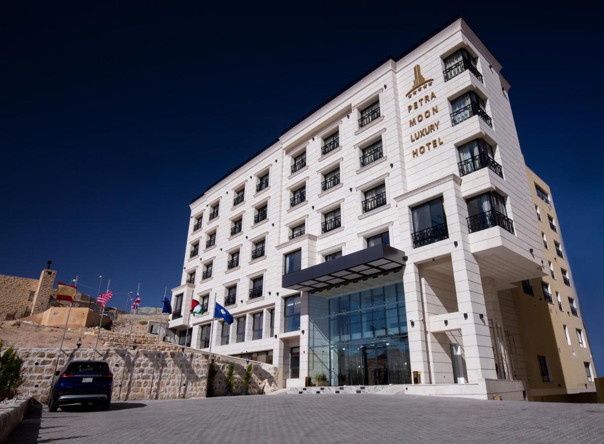 Petra Moon Luxury Hotel Wadi Musa Exterior photo Petra Moon Hotel